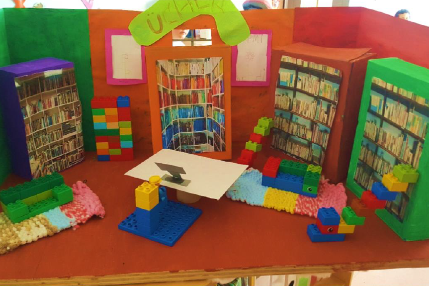 Kleine Bücherei in der Kita Kinderland