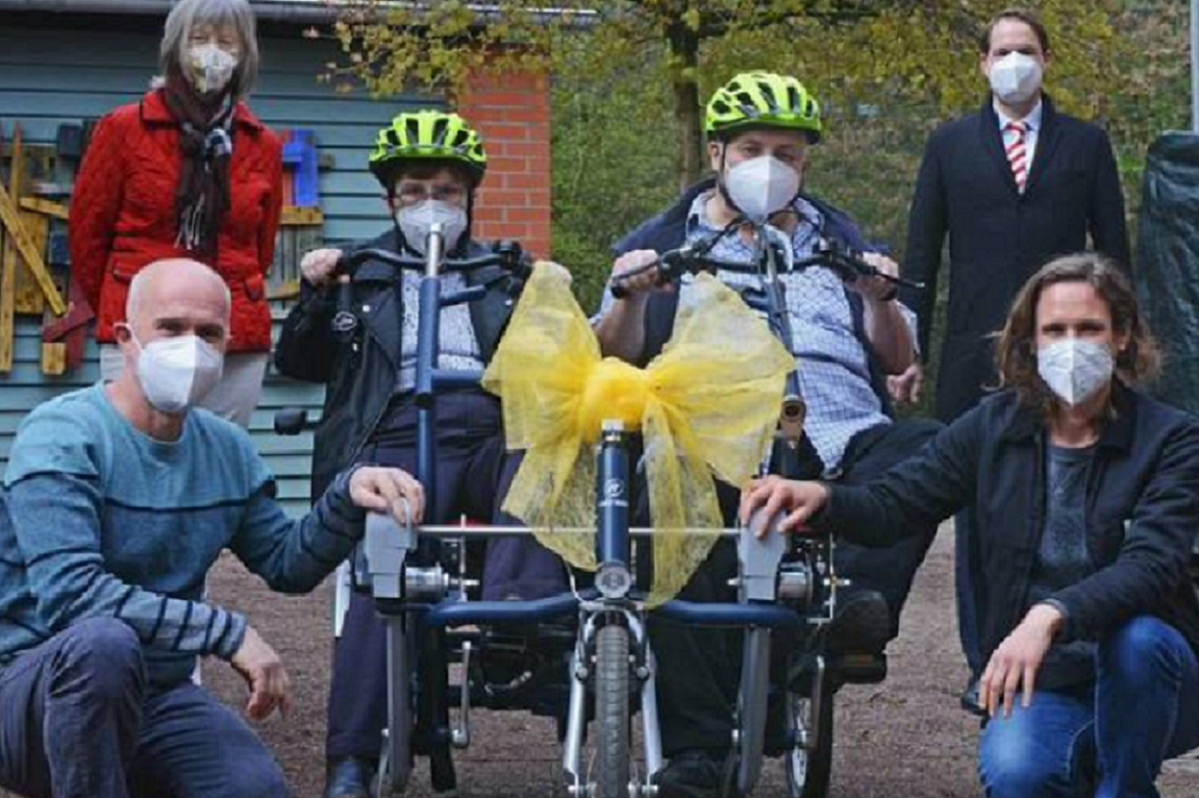 Sparkassenstiftung Offenbach und Förderverein spenden Tandem