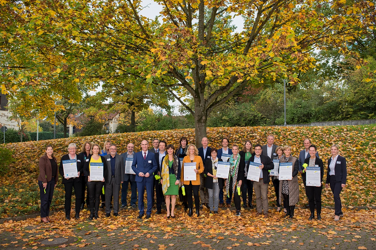 Behindertenhilfe Offenbach wird Mitglied der Charta zur Vereinbarkeit von Beruf und Pflege