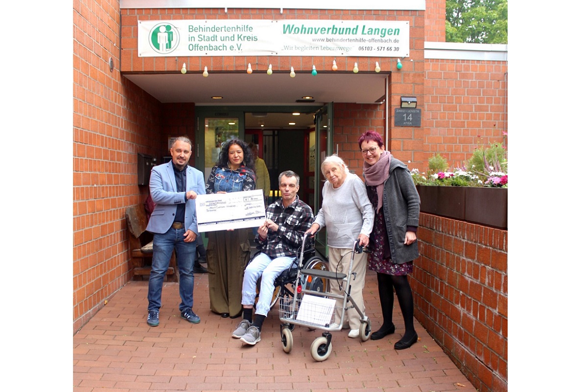 Presseartikel: Großzügige Spende für die Albrecht-Tuckermann-Wohnanlage