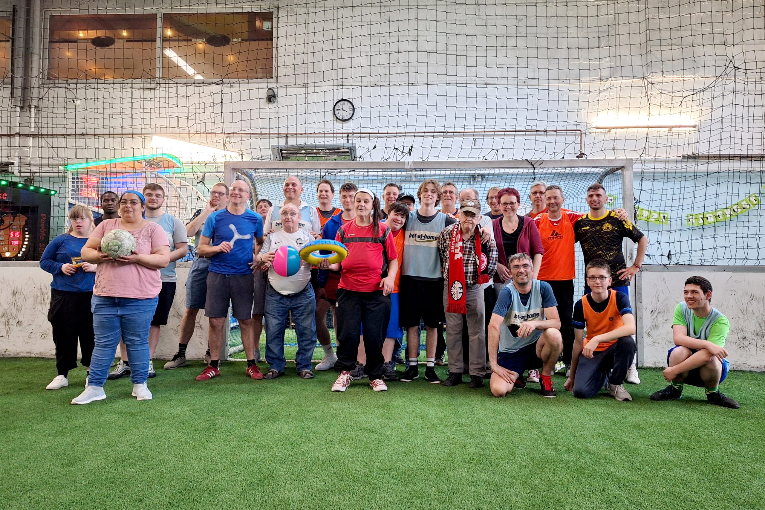 Presseartikel: Inklusives Kicken in der Soccer-Halle